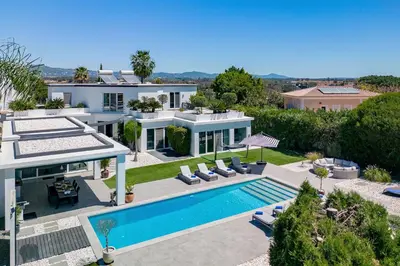 an aerial view of a villa with a swimming pool at Villa Allegra - Quinta do Lago in Almancil