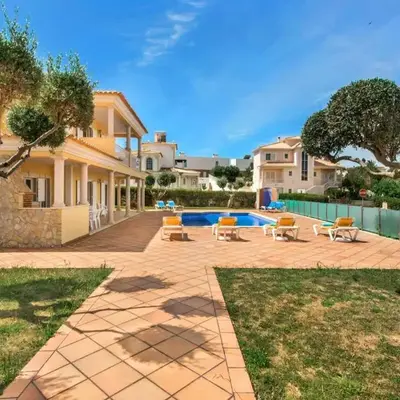 Villa Das Oliveiras amazing location walk to Marina restaurants beach