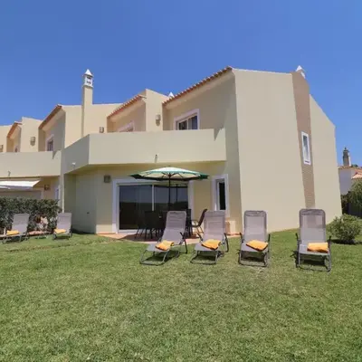 3-Bed Townhouse with pool in Albufeira Balaia