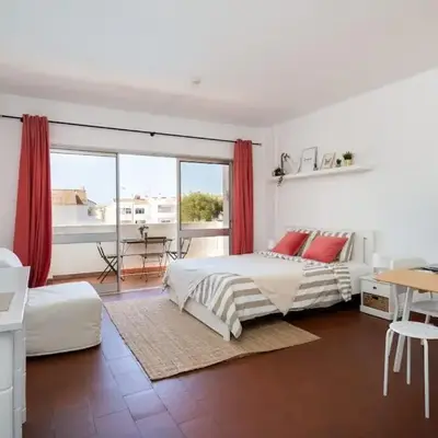 SILCHORO - Estúdio remodelado com AC e piscina