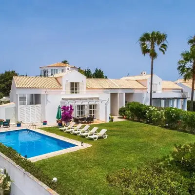 Villa Farol by OCvillas