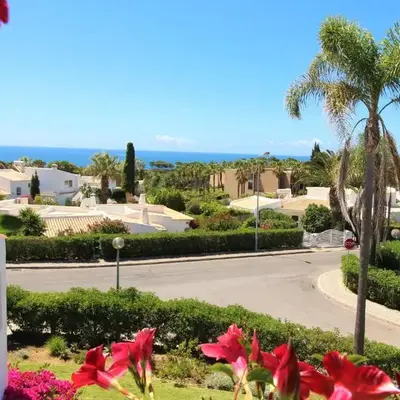 Ocean View Hydrangea - 2 Bedroom Apartment at São Rafael Beach