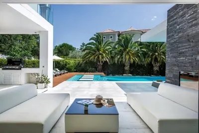 Gallery image of Villa Orla Deluxe Luxury Villa with geo-thermal swimming pool in Albufeira