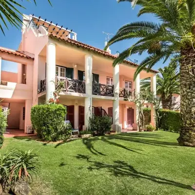 Spacious 3BR Apartment in Vilamoura Old Village with Rooftop BBQ